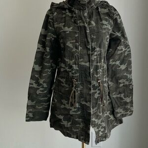 Universal Thread Camouflage Jacket